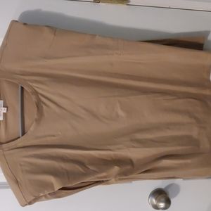 Muscle shirt with shoulder pads